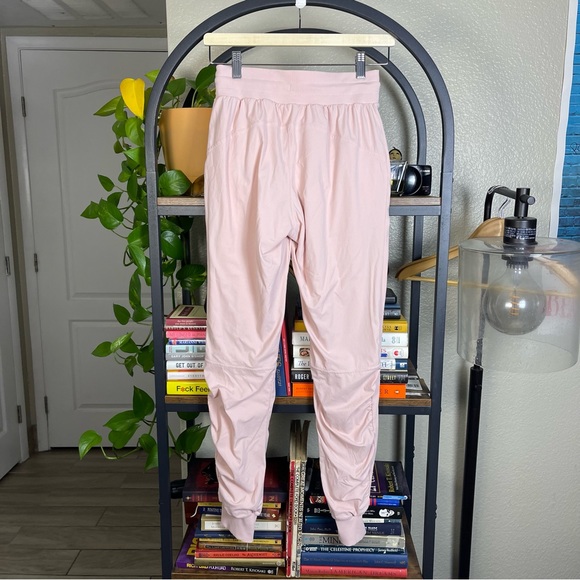 Lululemon Beyond the Studio Jogger Feather Pink- Women’s Size 4 $118 - Picture 12 of 13